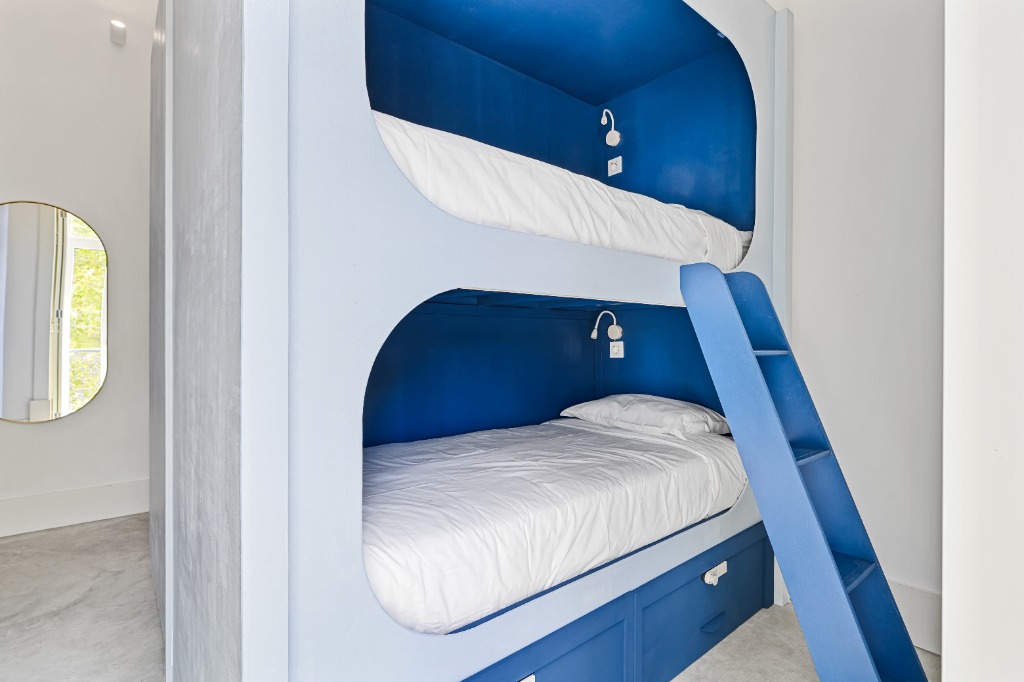 Pod 8 Pax - Double Bunk Bed View